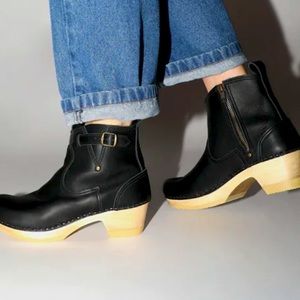 Brand New w/out tags. No. 6, wood and leather, women’s clog boots in Eu size 40.